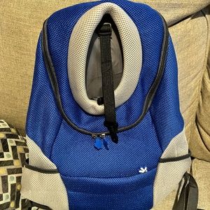 Dog carrier/backpack
